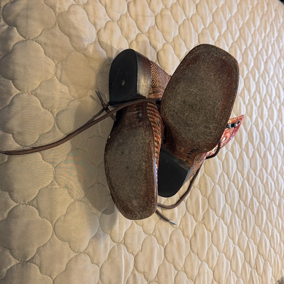 One of a kind lace up Lucchese woman’s boot. - Picture 6 of 8